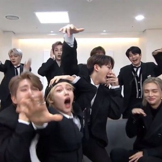 Логотип @loveyou1433 - Stray kids ворд доминейшен