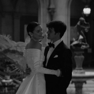 Логотип @lovsoull - 𝒱