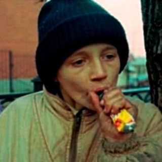 Логотип @lowelymoment - лавли момент