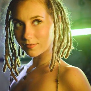 Логотип @lozhkina_producer - САМ СЕБЕ YouTube ПРОДЮСЕР