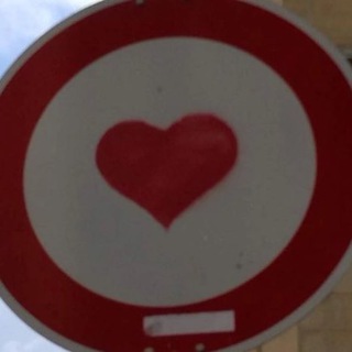 Логотип @lubimiyseckond - любимый секонд