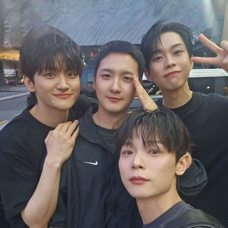 Логотип @lucybandru - 𝓦al𝓦al ' s childhood 🌻