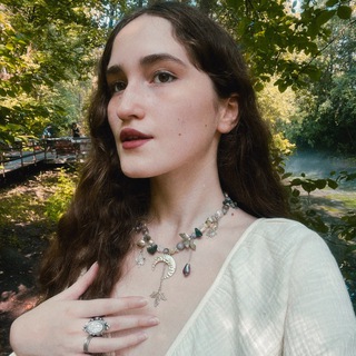 Логотип @lunartarott - LÚNAR TAROT