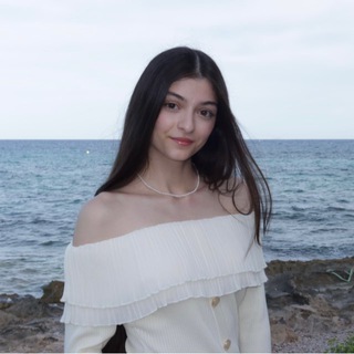 Логотип @lussbooks - 𝙡𝙪𝙨𝙨𝙗𝙤𝙤𝙠𝙨🤍