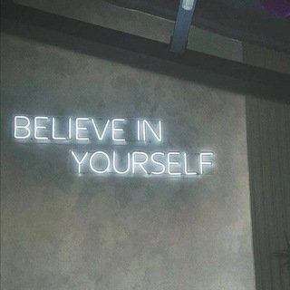 Логотип @luviiyy - 𝑠𝑜𝑚𝑒𝑡ℎ𝑖𝑛𝑔