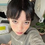 Логотип @luvlyhugs - .