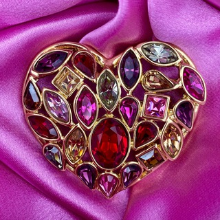 Логотип @lux_paris_vintage - Винтаж украшения из Парижа люкс lux_paris_vintage