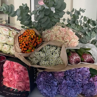 Логотип @luxflowers1 - LUX FLOWERS|цʙᴇᴛы ʍоᴄᴋʙᴀ