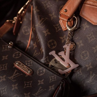 Логотип @lv2ndlife - LV_second_life