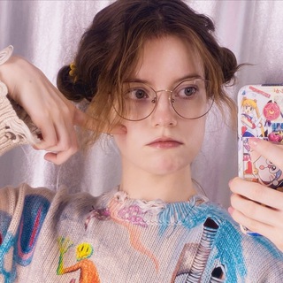 Логотип @lyra1006 - Lyrarara💜