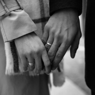 Логотип @lyubiprekrasnoye - люби.