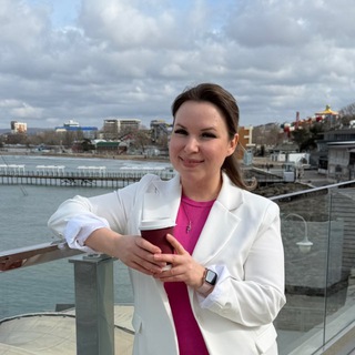 Логотип @lyudmilasavulyak - Людмила Савуляк про жизнь у моря, путешествия, материнство и немного бизнес и «мотивейшен»