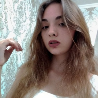 Логотип @maarri_mmay - МАША МЭЙ🍓📚