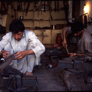 Логотип @machinemanufacture - Индусы пакистанцы работяги ( machine manufacturing process )