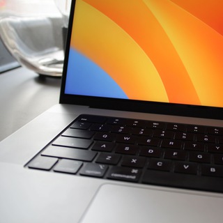 Логотип @macos_vopros - macOS вопрос