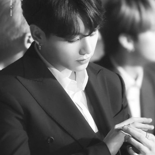 Логотип @mactatel - наивный мечтатель.