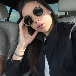 Логотип @maddinggirl1 - maddinggirl