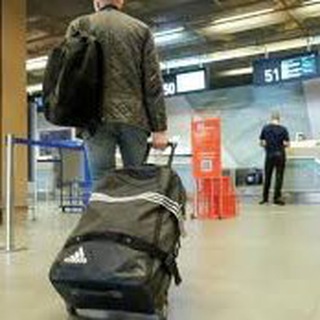 Логотип @maddluck - Релокация: как и куда улететь.