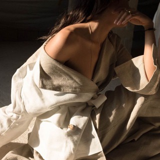 Логотип @madeok - M A D E