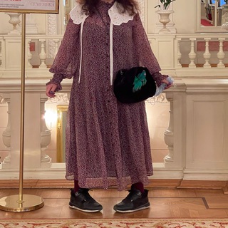 Логотип @madre_dos - Лук и Розы