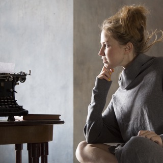 Логотип @magicandbricks - Магия и кирпичи