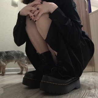 Логотип @maipoyr - наши чувства | языки и темы