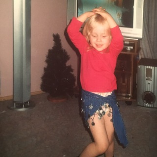 Логотип @makarovoice - алёнка.