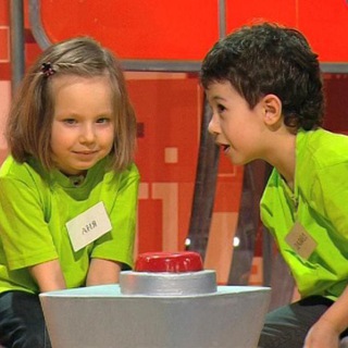 Логотип @makeyourchoise - Недетский выбор 📌 - Сложные статистические опросы