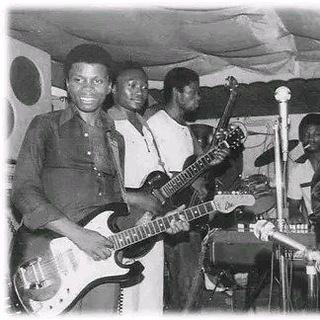 Логотип @makossa80 - 🇨🇲 ANCIEN SUCCÈS 🇨🇲