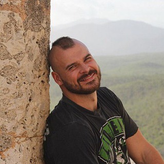 Логотип @maksim_tesak - Максим Марцинкевич