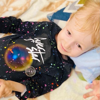 Логотип @maksimsma1 - Максим Гришин 🌍