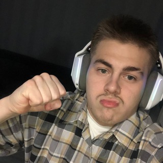 Логотип @maluylive - one shit post