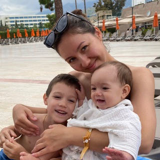 Логотип @mama_pishet_vremenami - Мама пишет временами