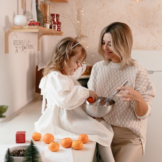 Логотип @mama_sama_violetta - mama_sama_ms