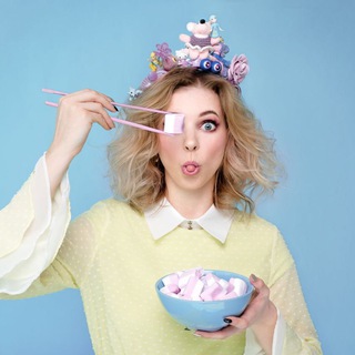 Логотип @mama_v_shapke - На светлой стороне