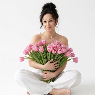 Логотип @mamaanamurr - mama.anastas.murr