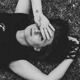 Логотип @mamanerobot - Подожди, мама работает...над собой