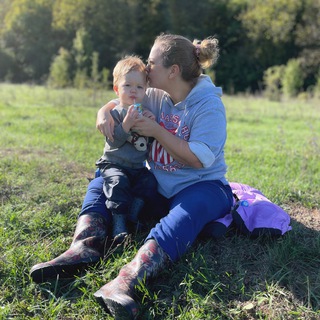 Логотип @mamanevmiami - Мама не в Miami