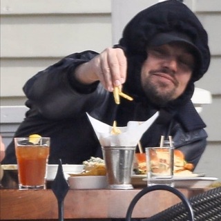 Логотип @mamkin_kinoman - мамкин киноман