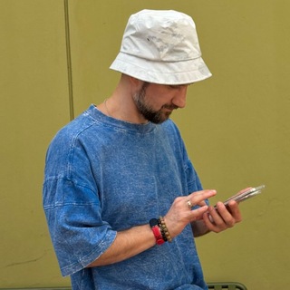 Логотип @manadjar - А когда ты работаешь?