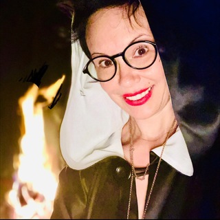 Логотип @mandragora_mag - Таро с Дивиной