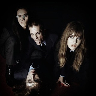 Логотип @maneskinlonely - 𝗙𝗢𝗥 𝗬𝗢𝗨𝗥 𝗟𝗢𝗩𝗘