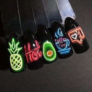 Логотип @manikcrup - ЛАЙФХАКИ | МАСТЕРА МАНИКЮРА | ДИЗАЙНЕР