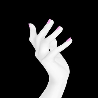 Логотип @manikour - эстетика маникюра