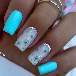 Логотип @manikyurity - Маникюрити 😎