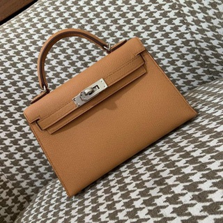 Логотип @maniyasumok - maniya____sumok