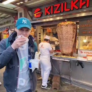 Логотип @mannerup - Que pasa, Oleg?