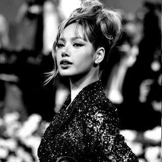 Логотип @manobal0327 - lisa archive closed