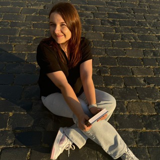 Логотип @marginaisreading - margina о книгах, жизни и еде