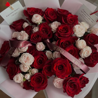 Логотип @mari00099 - M.